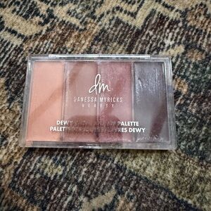 Danessa Myricks Beauty Dewy Cheek & Lip Palette - Peach, Pink, Mauve, Gray